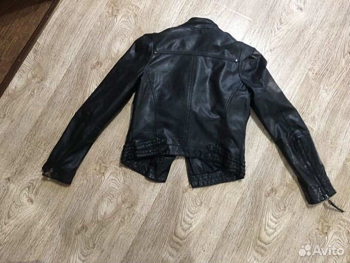 Куртка коженная (косуха) новая, размер S