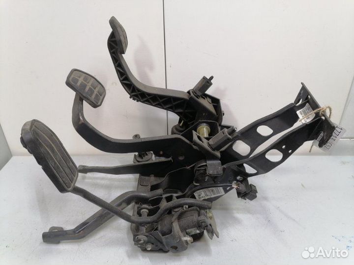 Блок педалей Vw Sharan МКПП