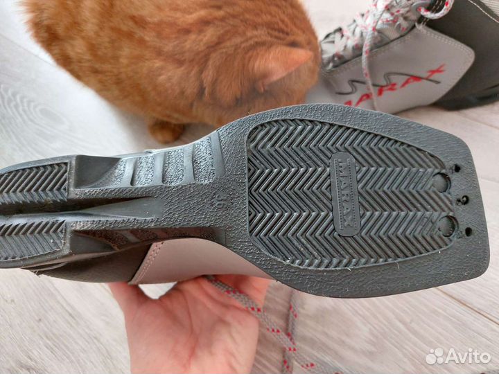 Лыжные ботинки