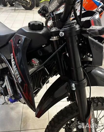 Мощный тур-эдуро Avantis LX NB 300 Мощный тур-эдур