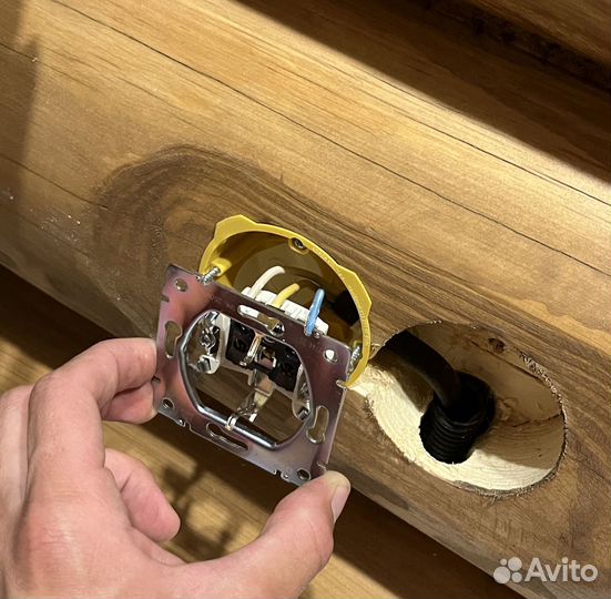 Услуги электрика частник