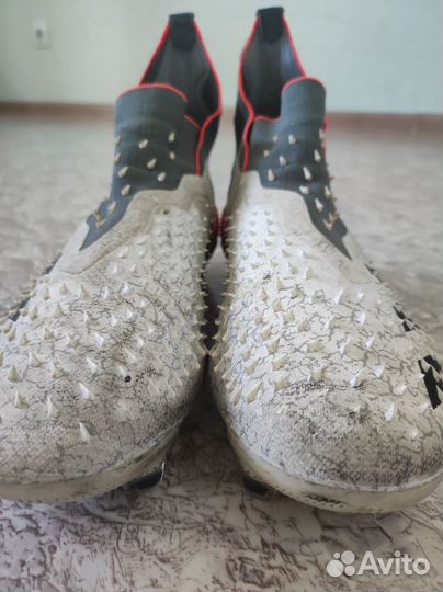Бутсы adidas predator freak
