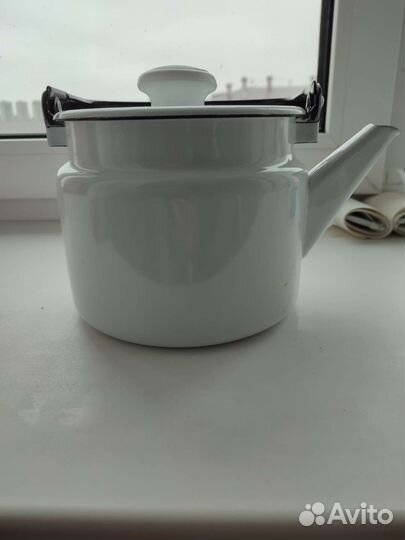 Эмалированный чайник