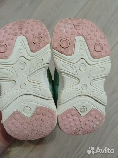 Кроссовки для девочки