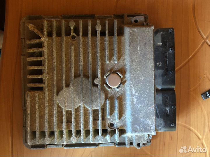 Блок управления двигателем Golf 6 1.6 tdi