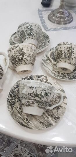 Чайные пары и молочник Англия