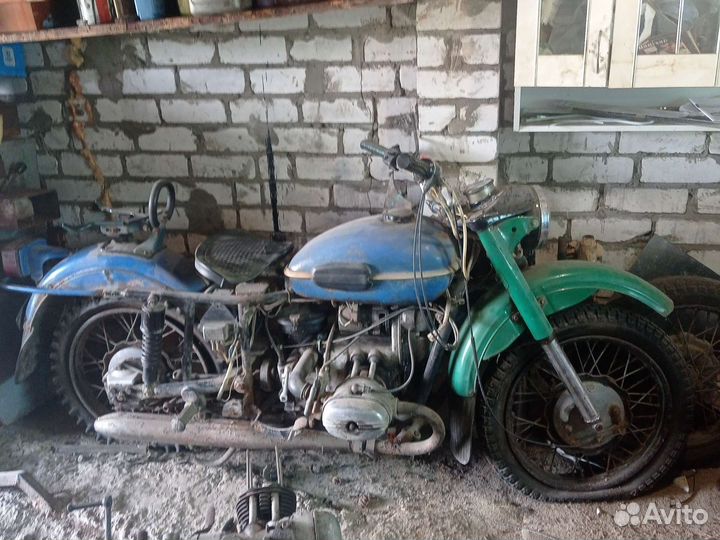 Мотоцик Урал имз 8-103-10