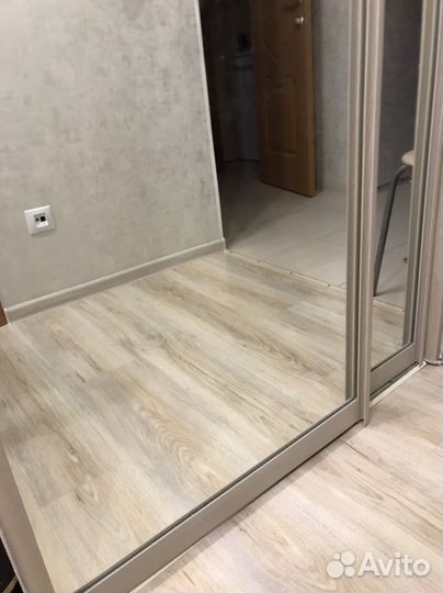 Двери зеркальные для шкафа купе