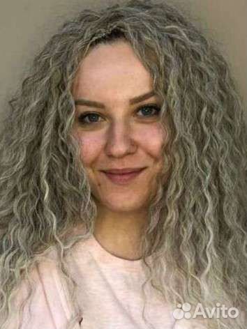 Модель на афрокосы, дреды натуральные