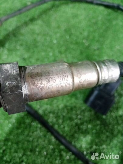 Датчик кислородный передний правый Volkswagen Bora