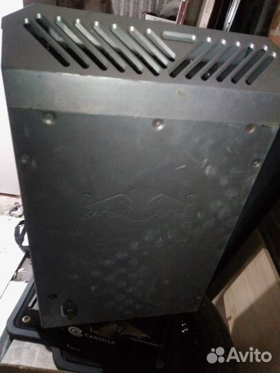 Продам холодильник барный red bull