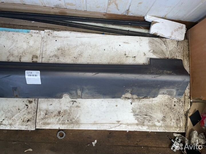 Накладка порога (наружняя) передняя правая Kia