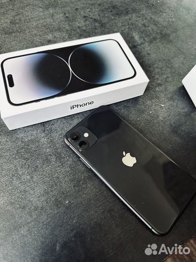 Телефон iPhone 11
