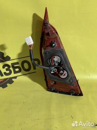 Фонарь в крышку багажника левый Hyundai Solaris 2