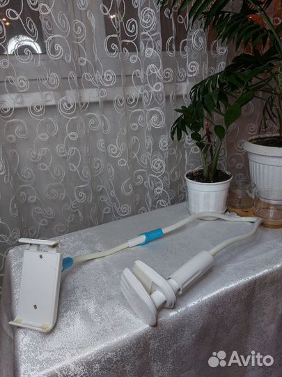 Фиксатор-держатель для телефонов и планшетов