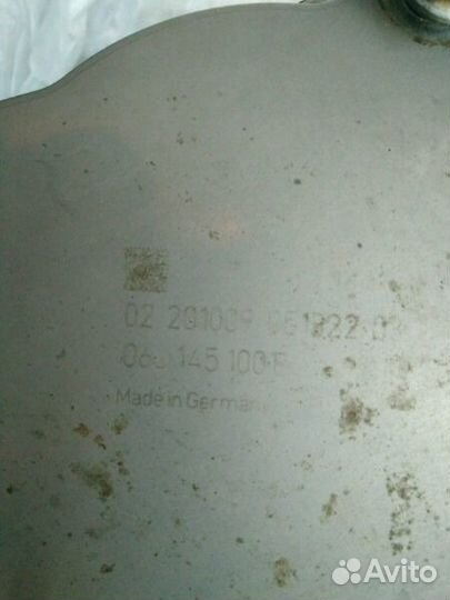 Вакуумный насос (06J145100B)