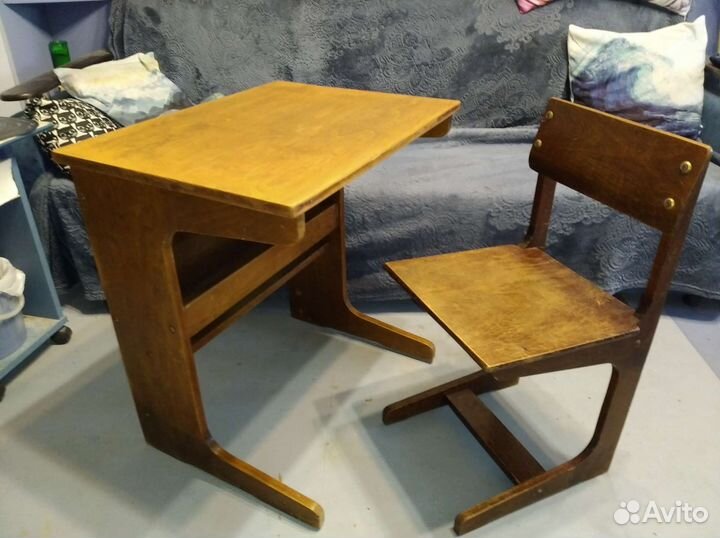 Стол-парта и стул детские