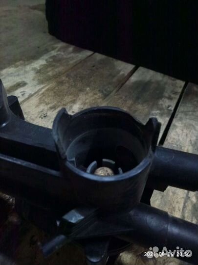 Корпус термостата VW Jetta 1.4 TSI