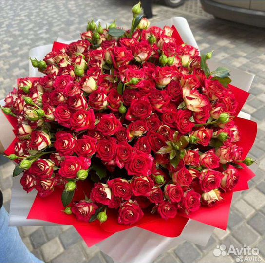 Букеты из кустовых роз