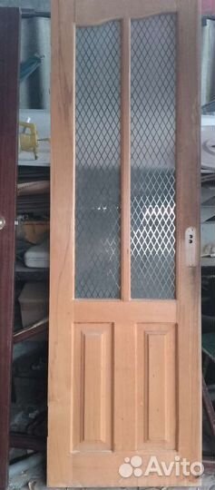 Межкомнатная дверь, твёрдой породы б/у без коробки