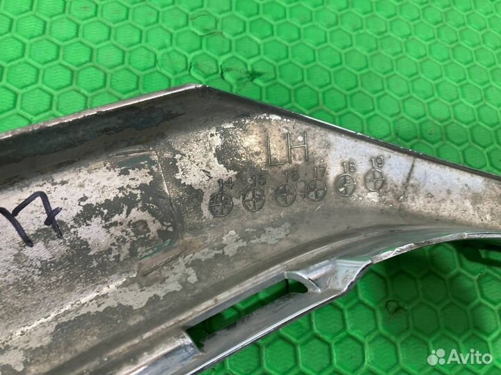 Накладка на бампер левая Mitsubishi Outlander 3