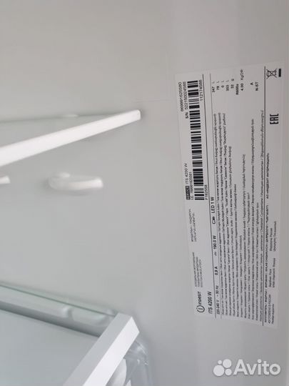 Холодильник новый indesit