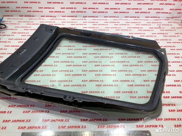 Стекло собачника заднее левое Mitsubishi Pajero