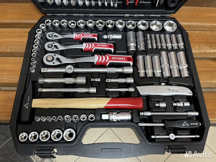 Набор инструментов в автосервис