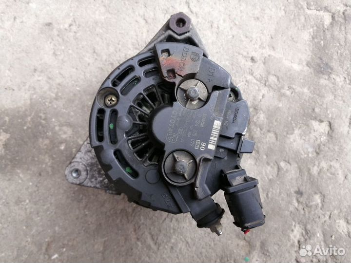 Генератор Тойота Авенсис 2 Королла 1.8