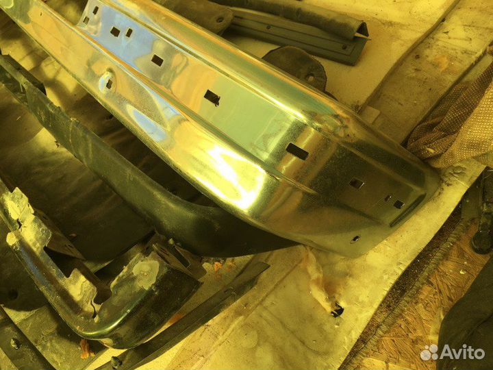 Передний бампер