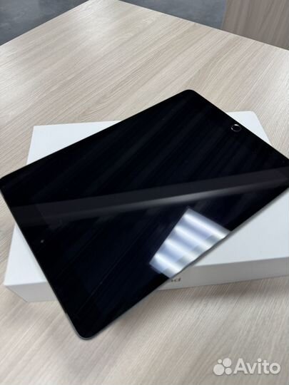 iPad (8-го поколения) Wi-Fi + Cellular 128 гб