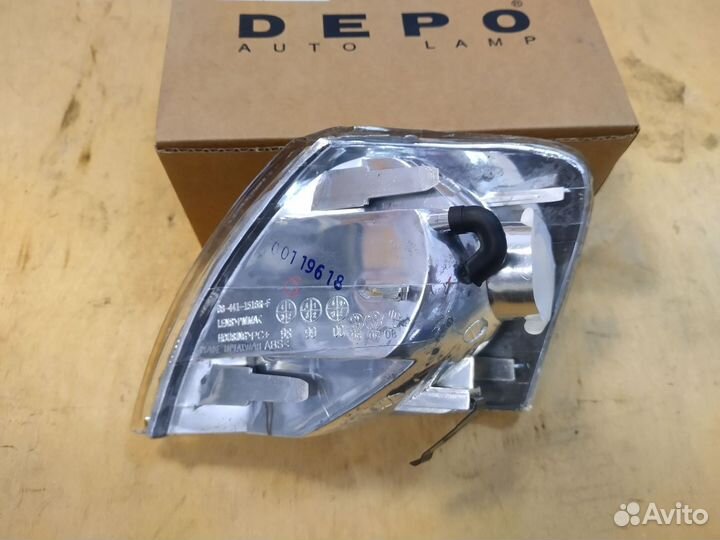 Указатель поворота Пассат Б5 белый правый