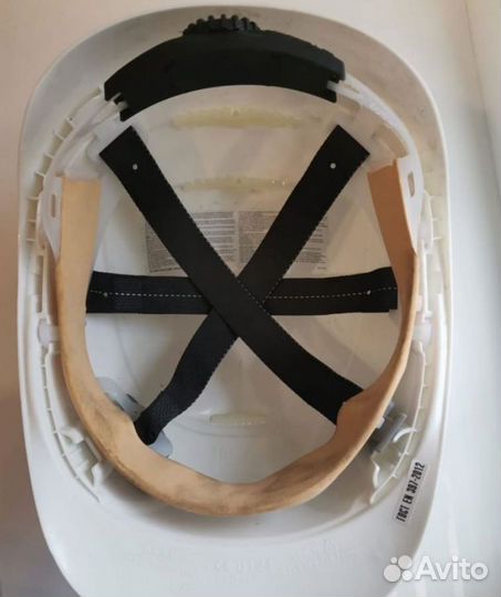 Защитная каска с защитой