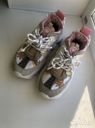 Кроссовки женские