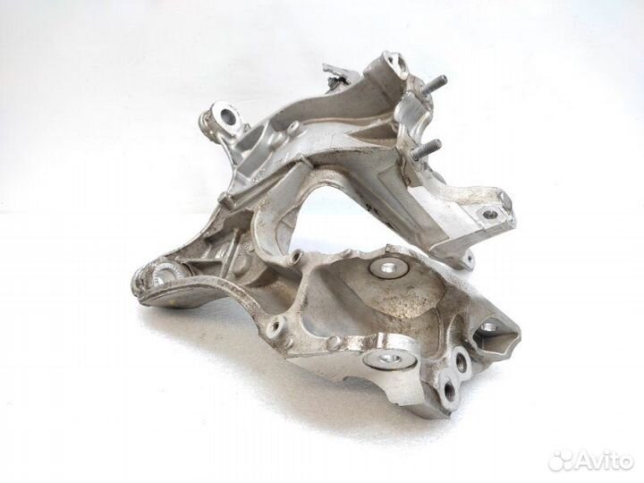 Кронштейн правый Audi Q5 FY 2.0 DET 2019