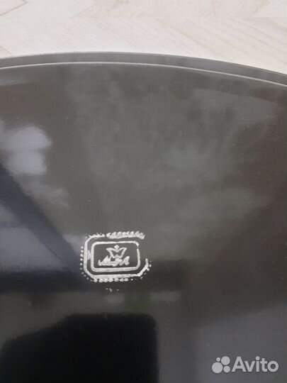 Подносы расписные, матрёшка, ложки деревянные