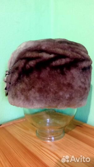 Шапка женская мутоновая