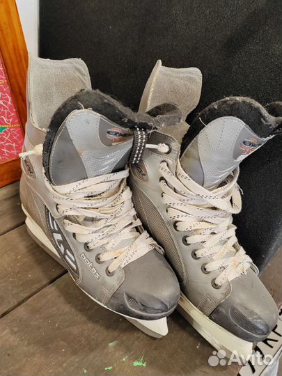 Коньки хоккейные 45 размер бауер