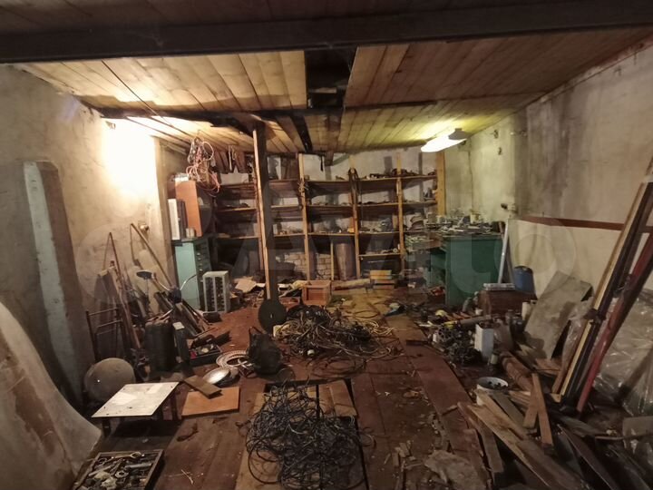 Гараж, > 30 м²