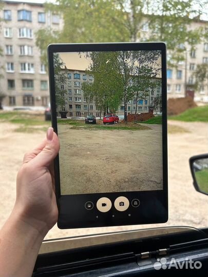 Продам планшет Lenovo TB-x606F