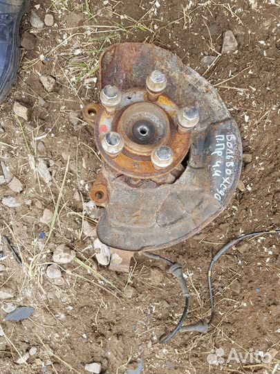 Кулак поворотный передний правый Volvo XC90 4.4