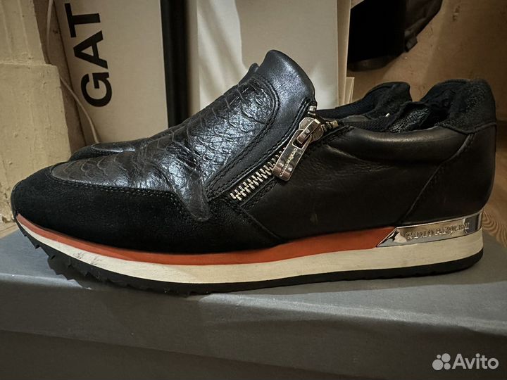 Кроссовки женские Carlo Pazolini