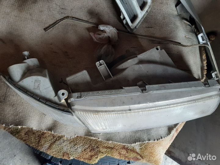 Продам правую фару с габаритом Митсубиши Лансер 8