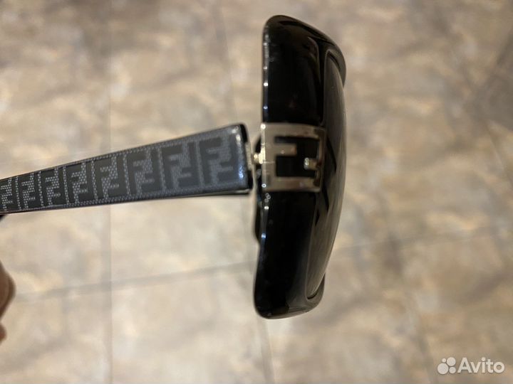 Очки солнечные Фенди