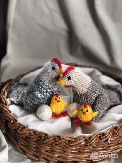 Вязаная игрушка курочки