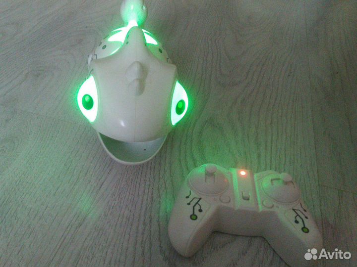 Игрушка робот тритон в рабочем состоянии