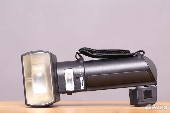 Накамерная вспышка Metz mecablitz 76 MZ-5 Canon