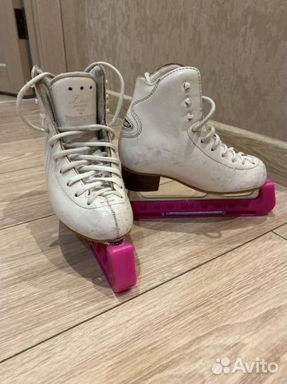 Фигурные коньки risport