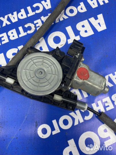 Передний левый стеклоподъемник Nissan Teana J32