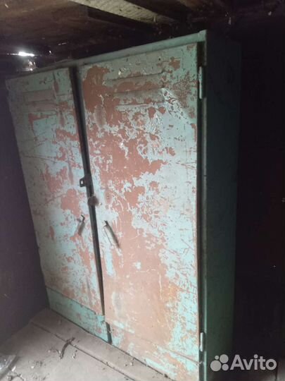 Сейф металлический